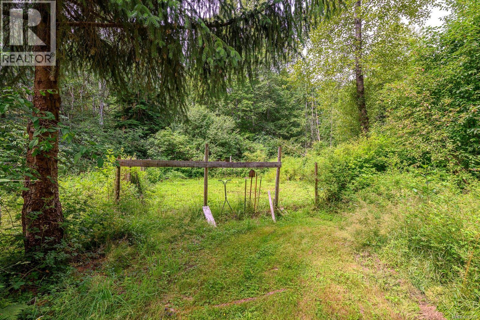 7013 Railway Ave, Courtenay
