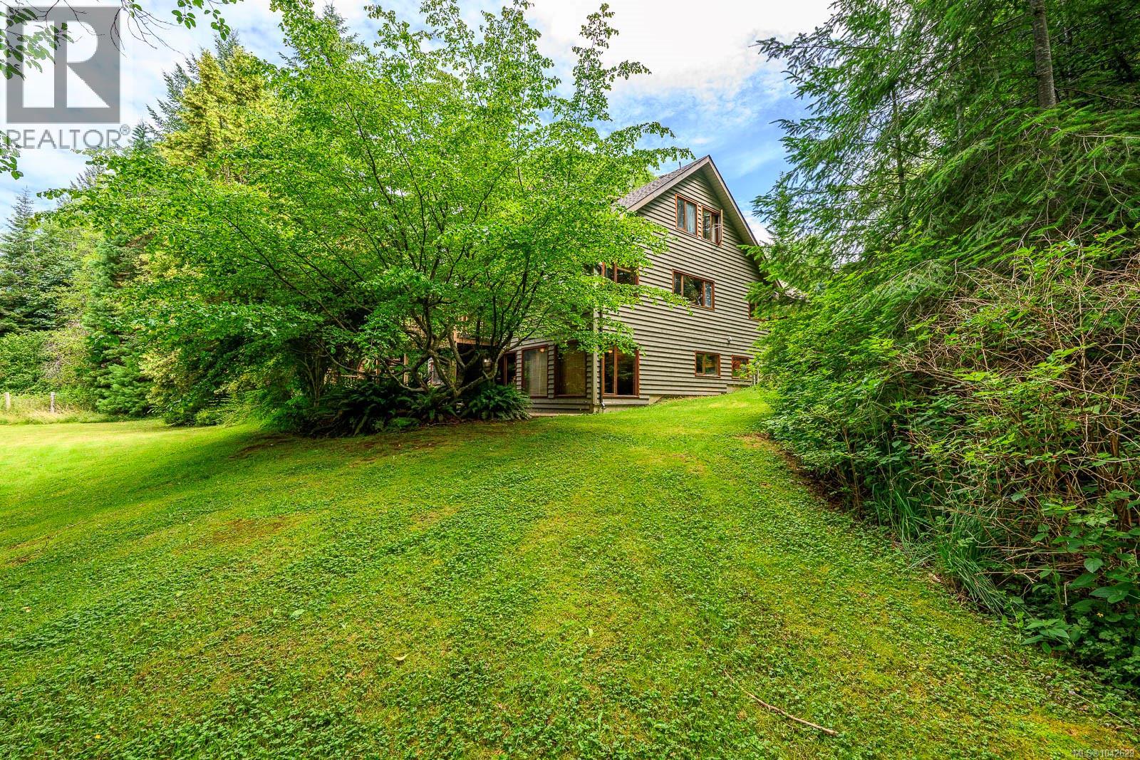 7013 Railway Ave, Courtenay