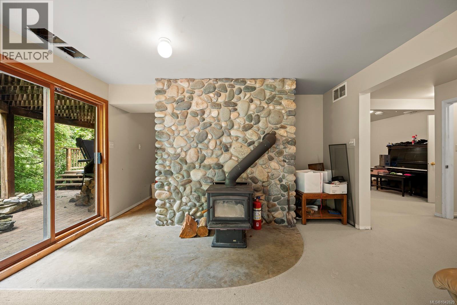 7013 Railway Ave, Courtenay