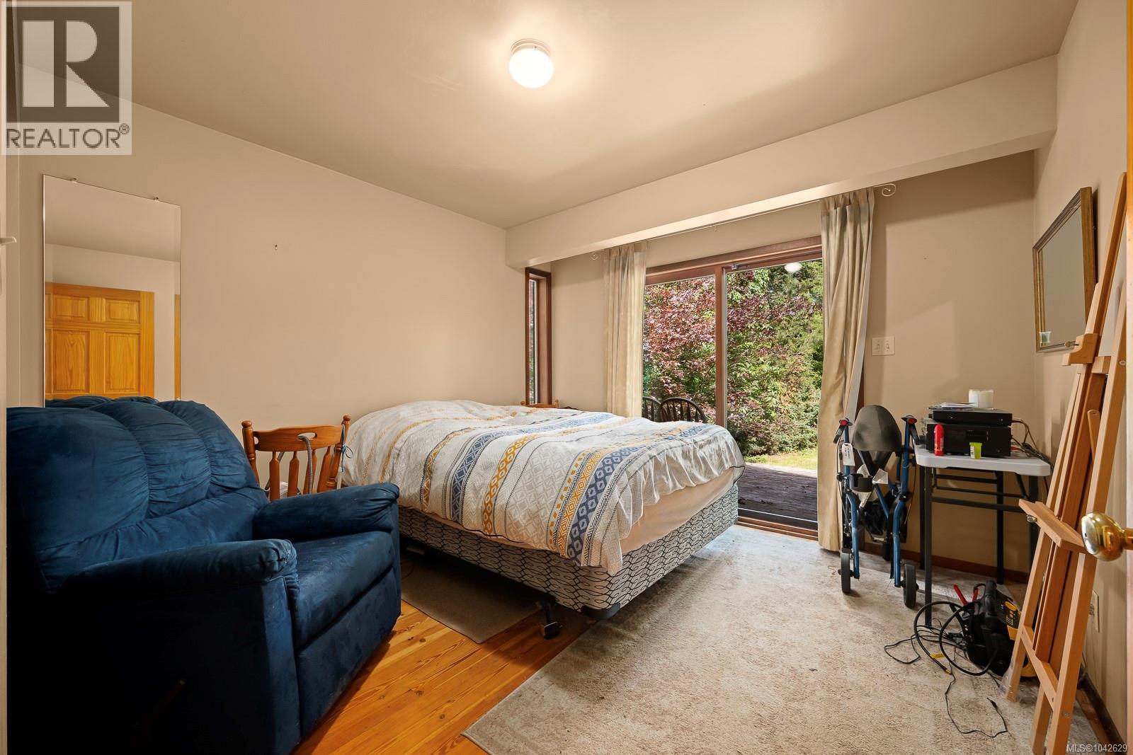 7013 Railway Ave, Courtenay
