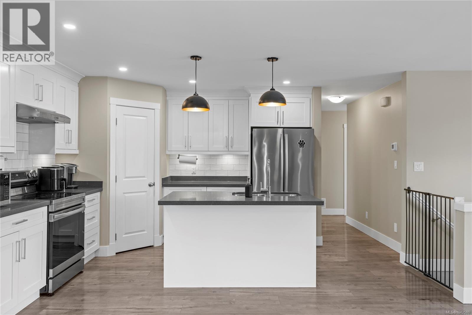 541 Lori Pl - 21