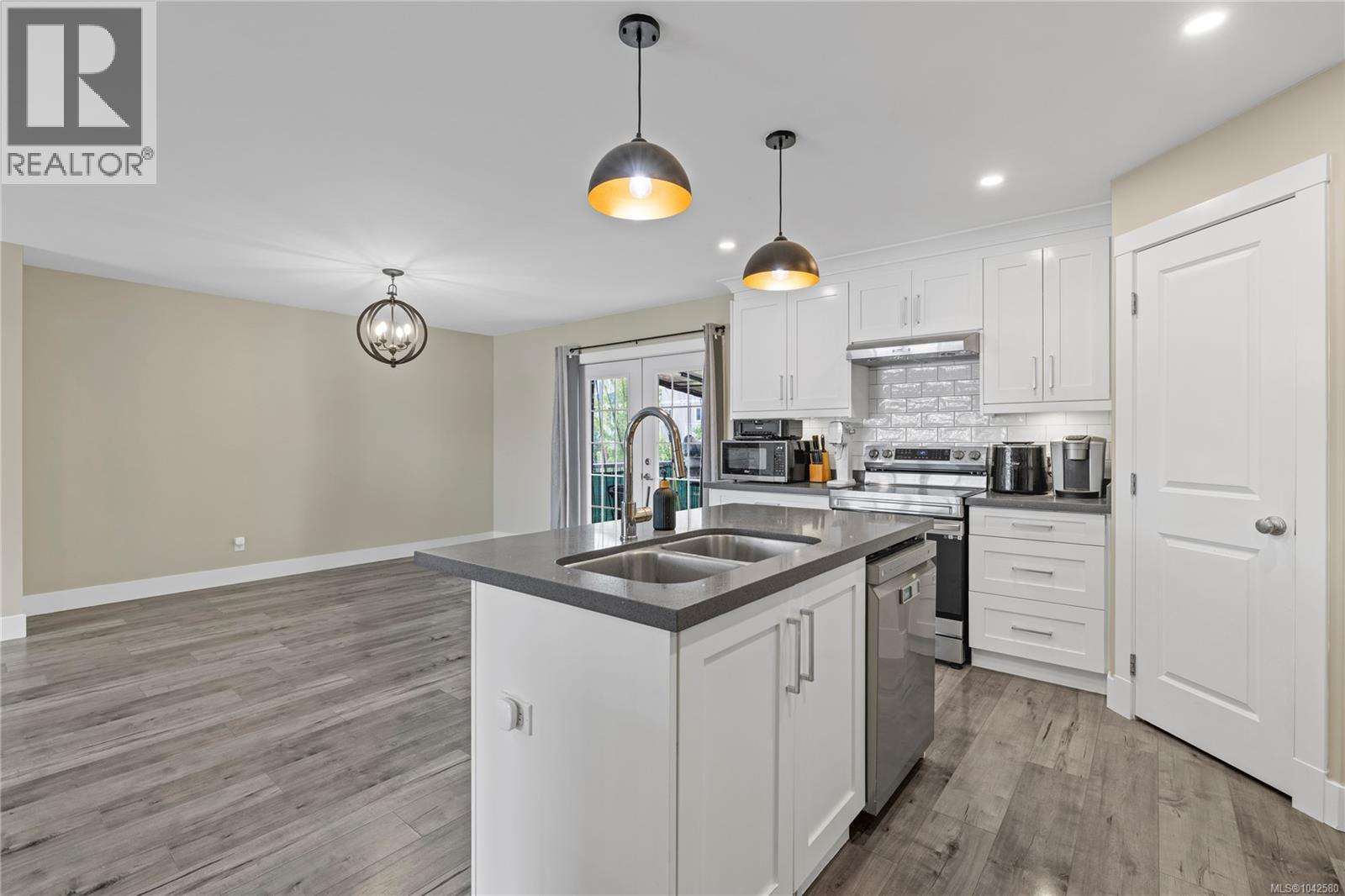 541 Lori Pl - 24