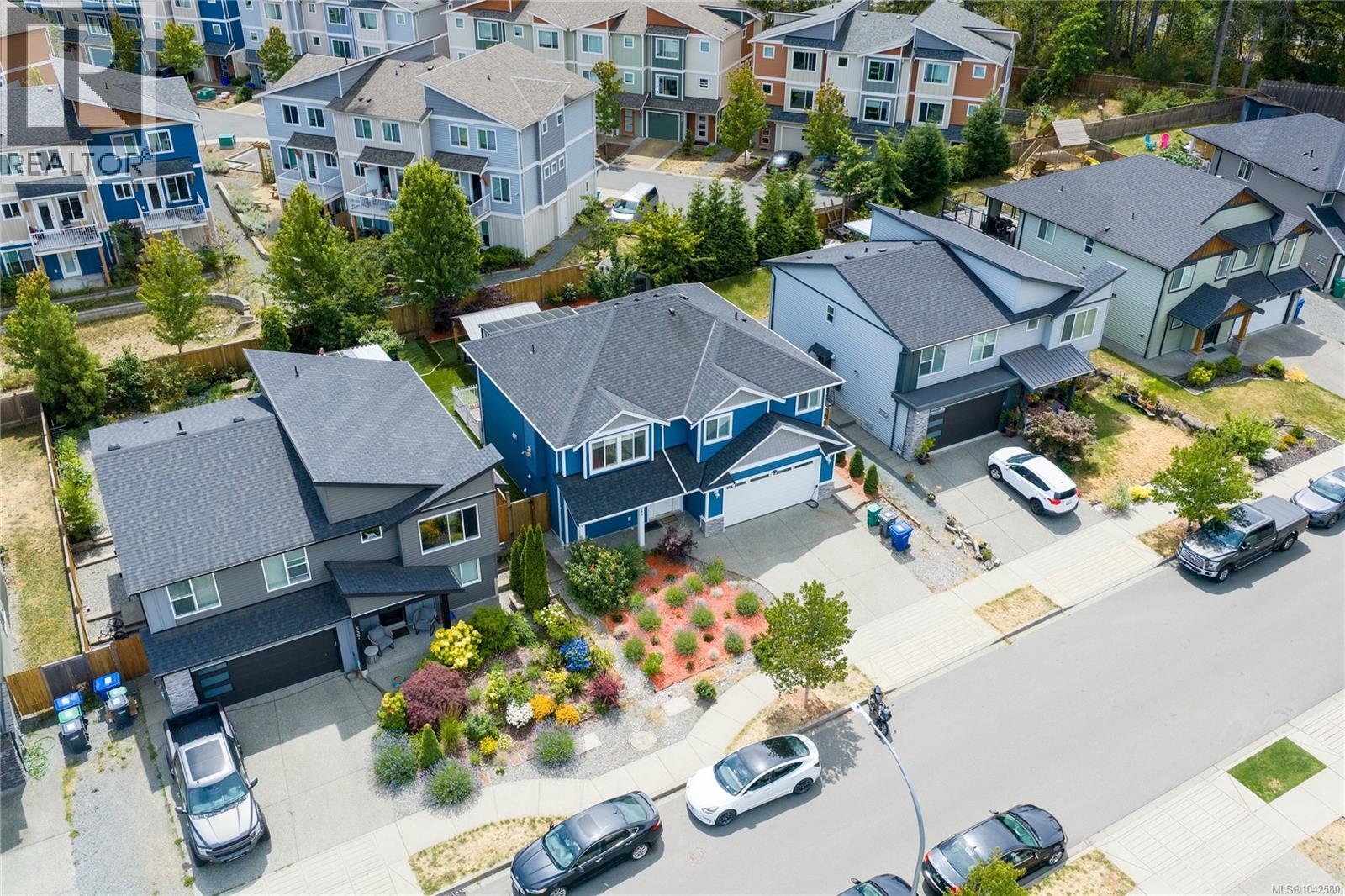 541 Lori Pl - 62