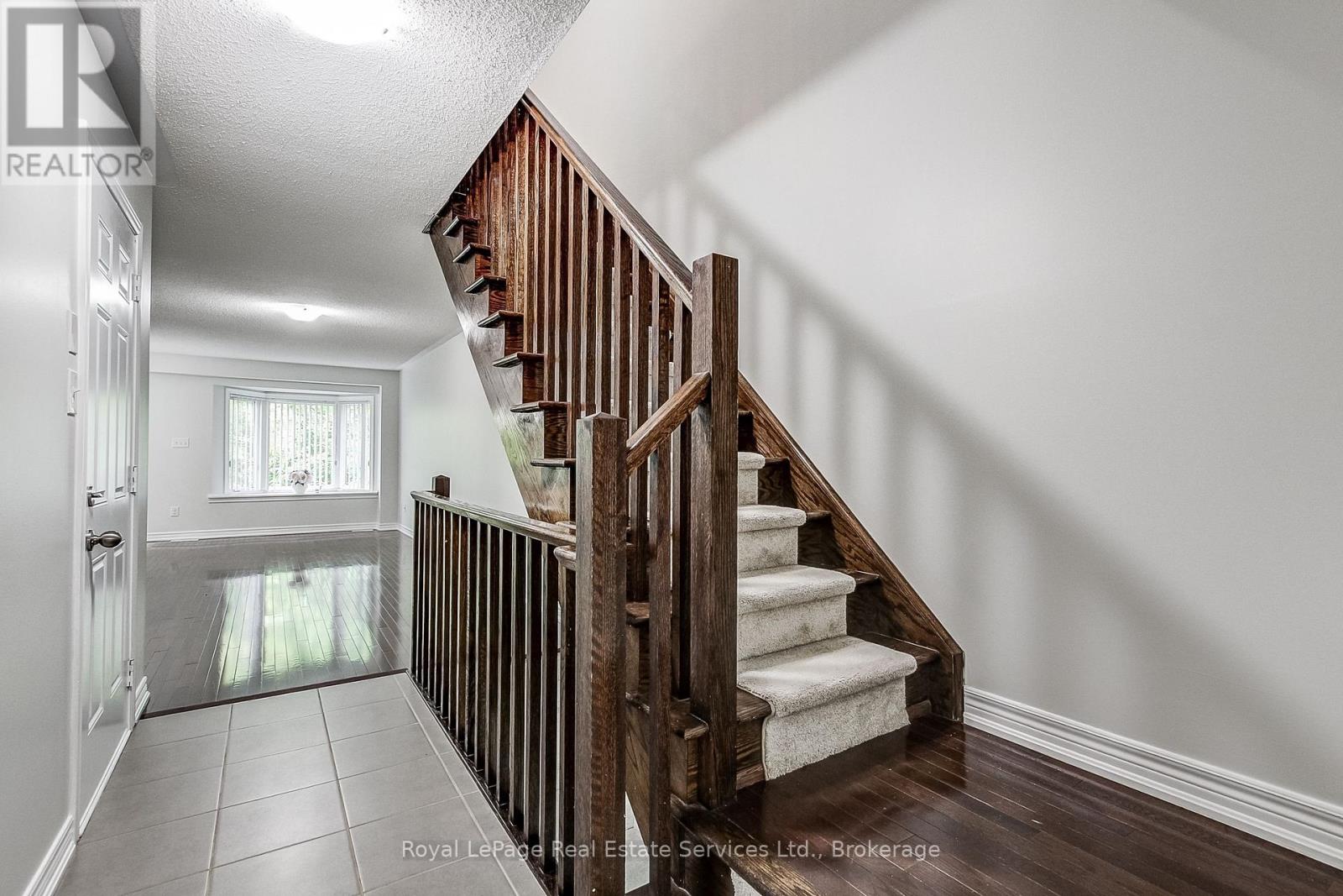#22 233 DUSKYWING WAY - 22