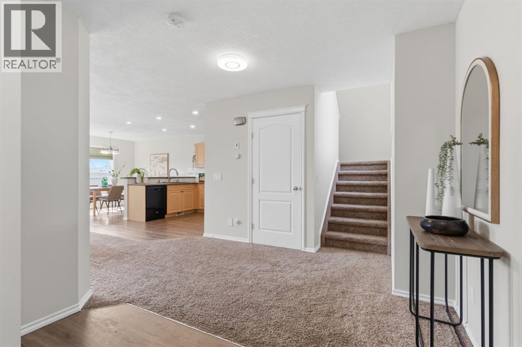 241 Somerside Close SW — photo 8