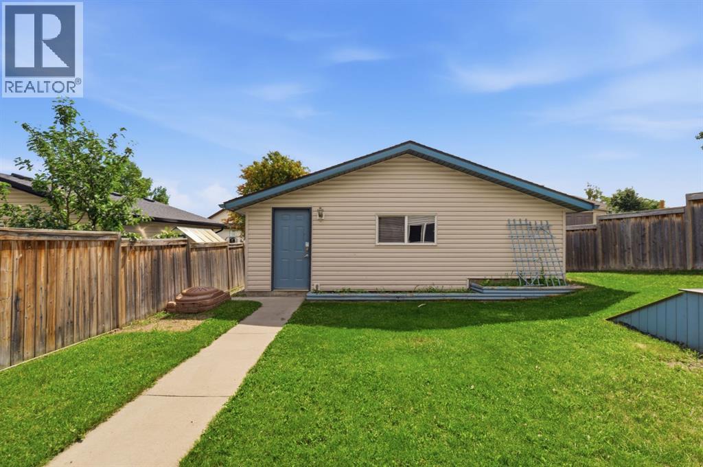 241 Somerside Close SW — photo 43
