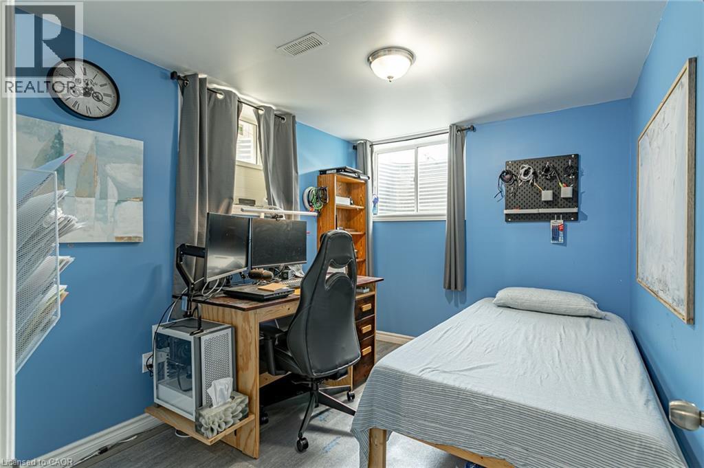 1540 DUNKIRK Avenue - 25