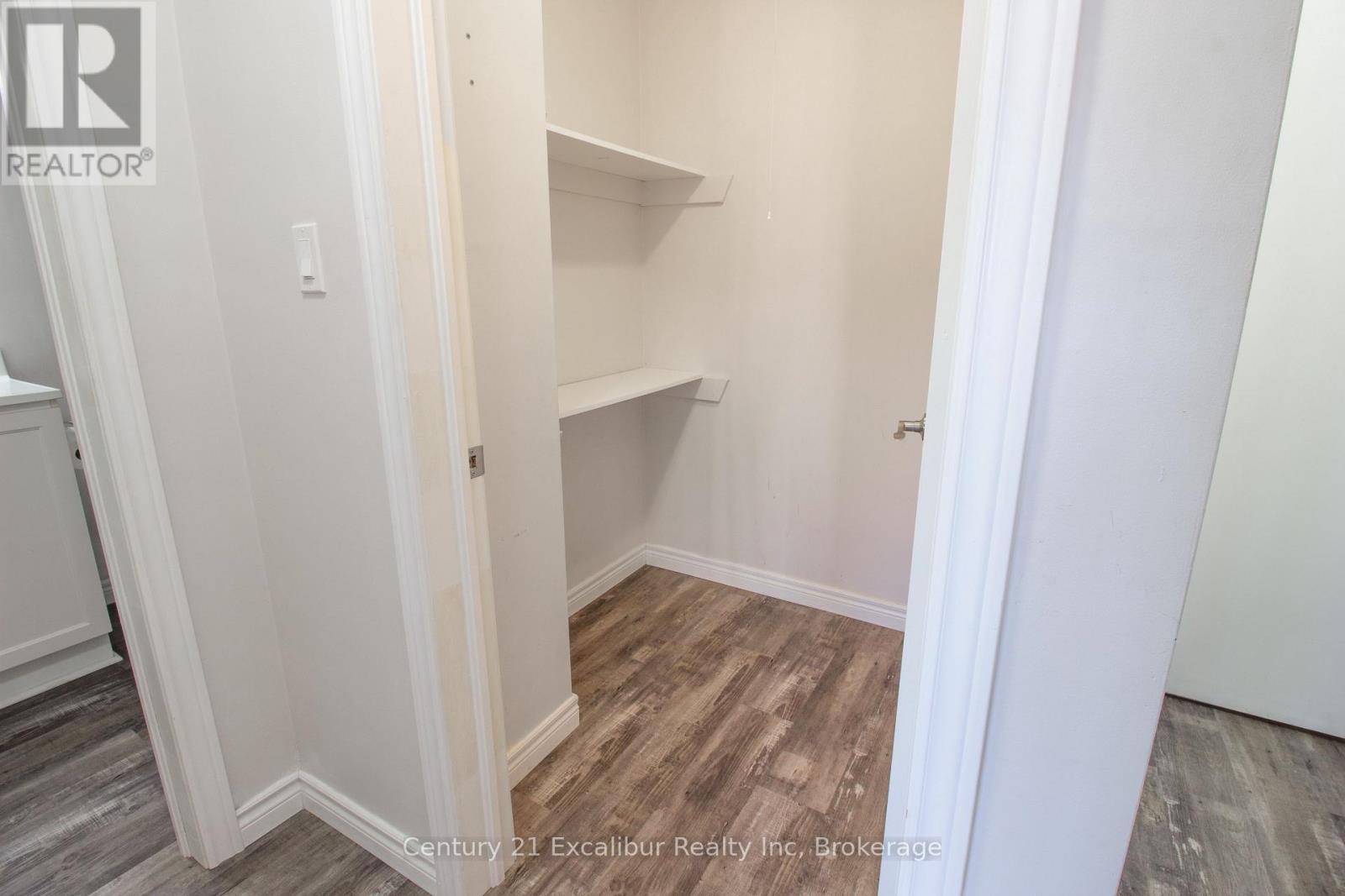#16 320 QUEEN STREET E - 10