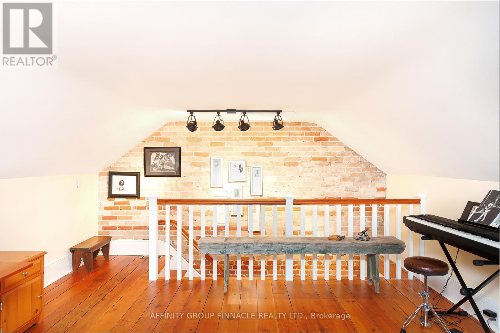 145 KING STREET - 31