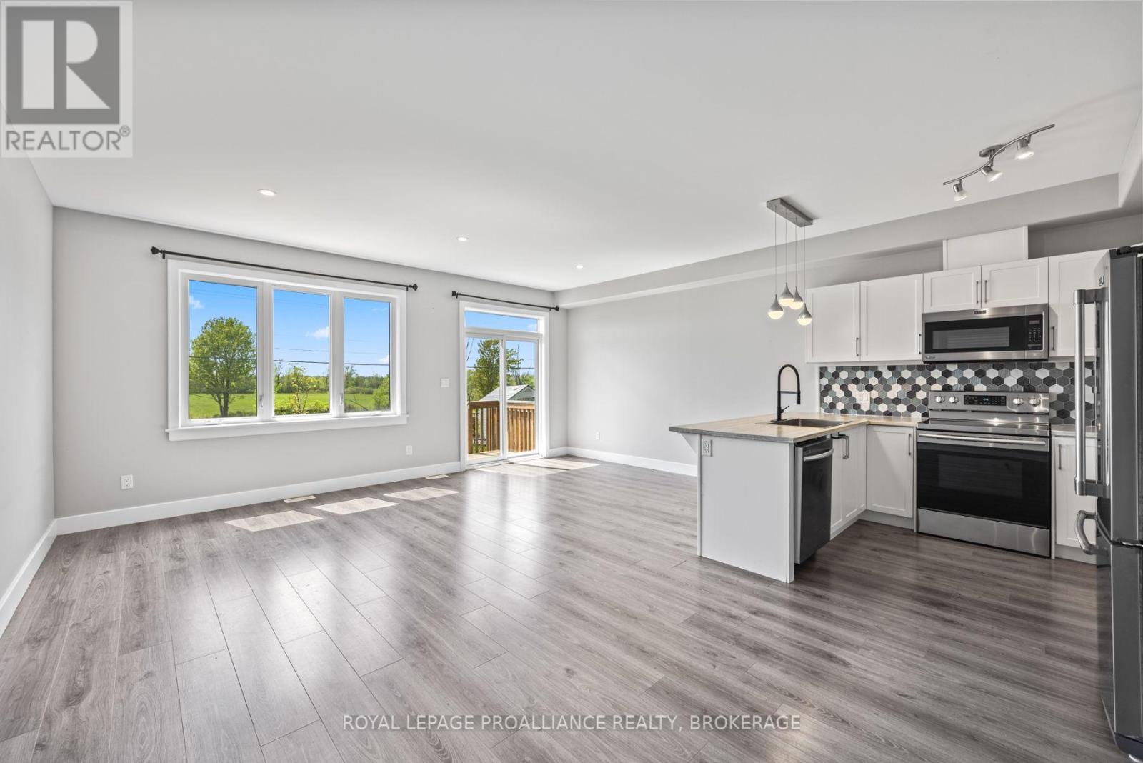 184 DR RICHARD JAMES CRESCENT - 17
