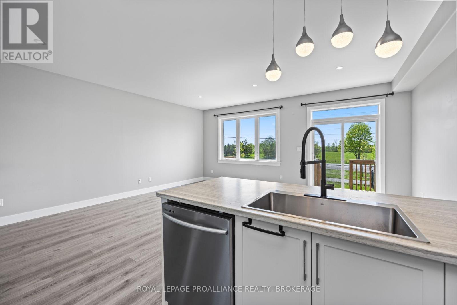184 DR RICHARD JAMES CRESCENT - 22