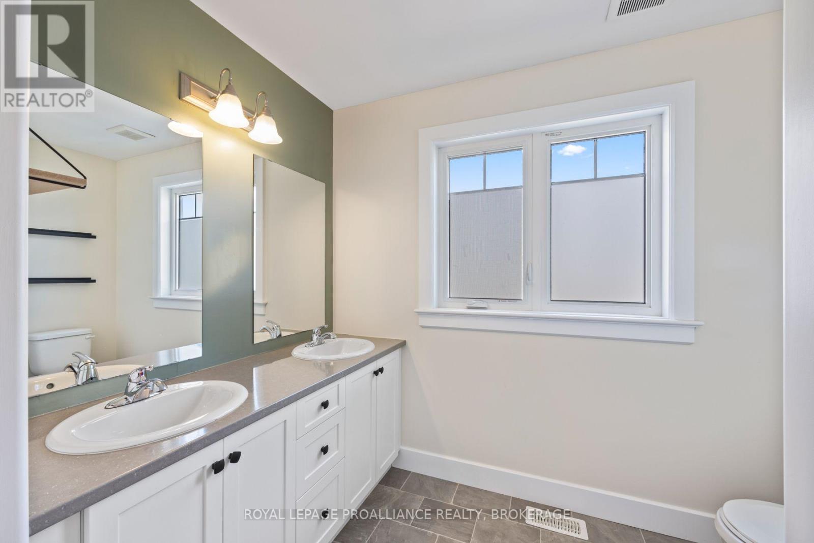 184 DR RICHARD JAMES CRESCENT - 29