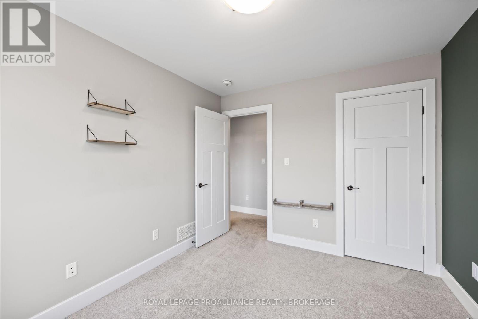 184 DR RICHARD JAMES CRESCENT - 32