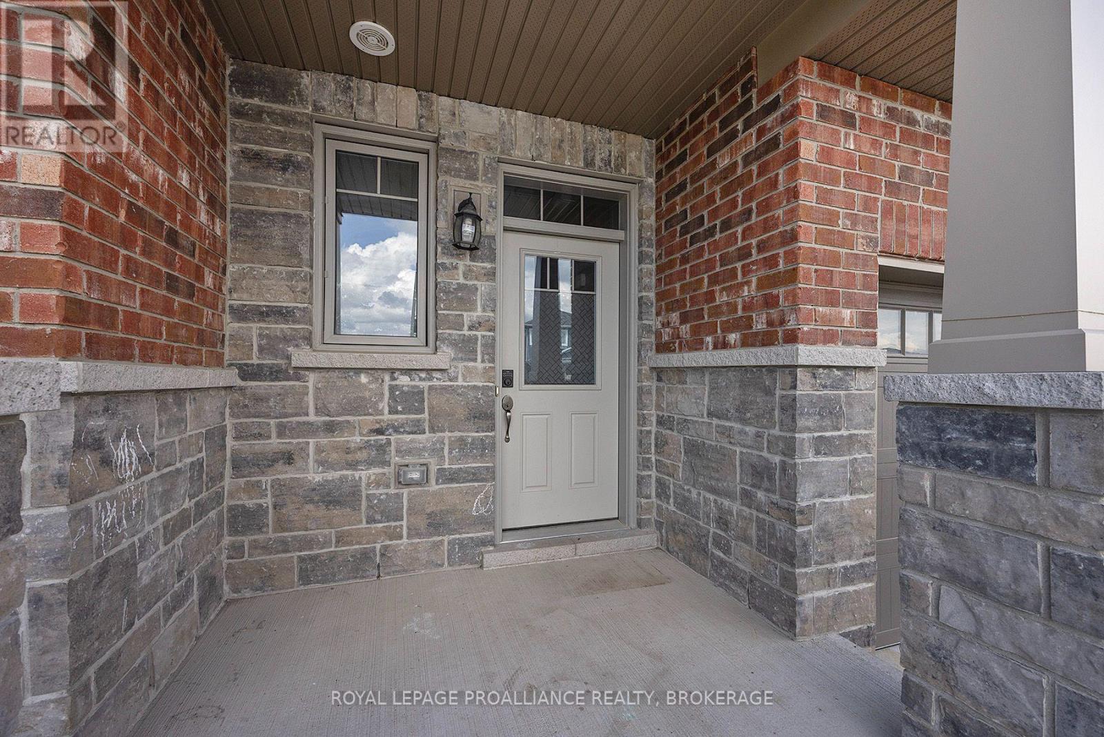 184 DR RICHARD JAMES CRESCENT - 4