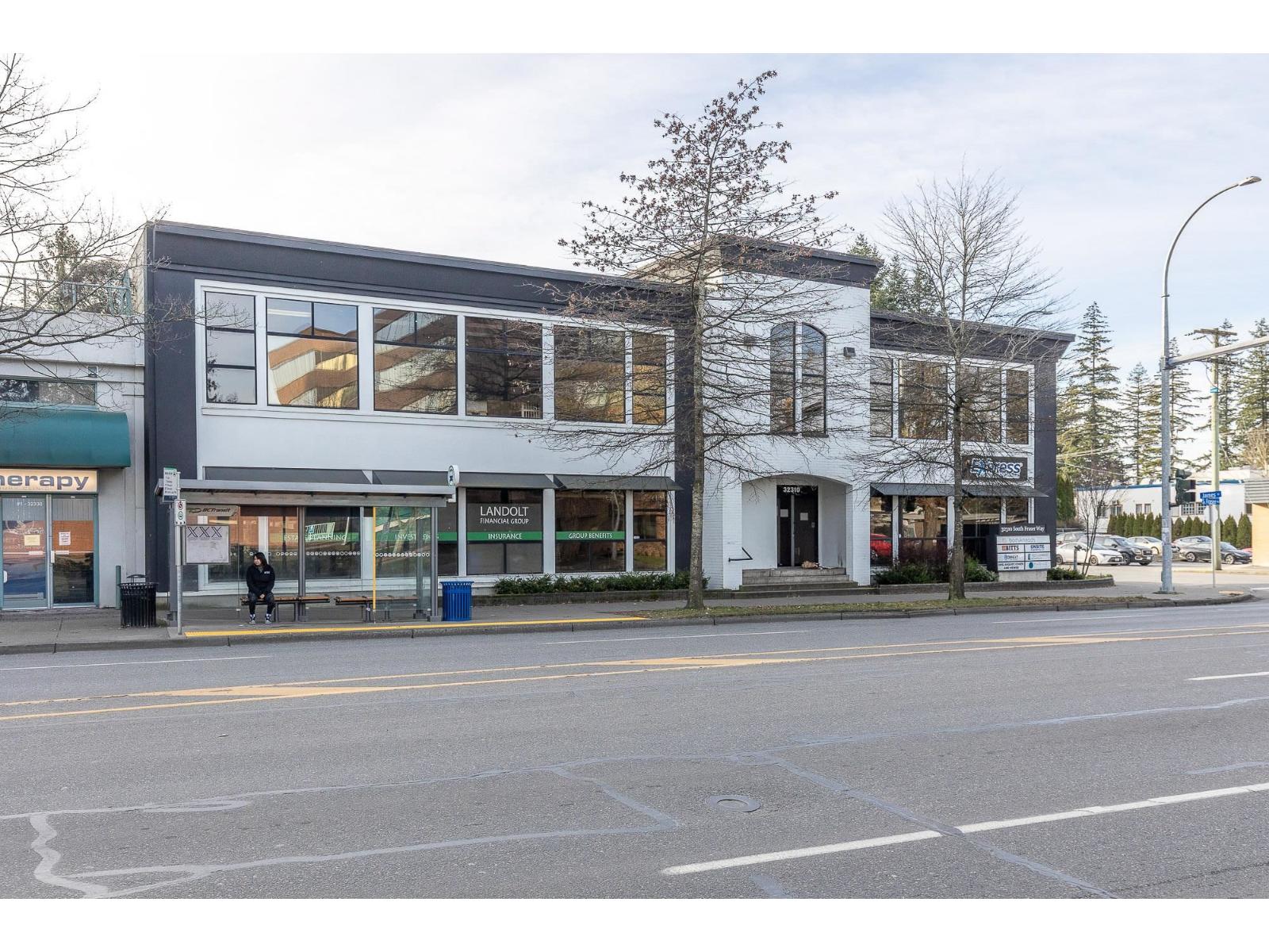 202 32310 SOUTH FRASER WAY, Abbotsford — photo 2