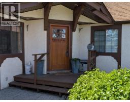 745 Middleton St, Saanich, BC V9A2E1 Photo 26