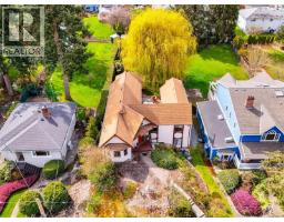 745 Middleton St, Saanich, BC V9A2E1 Photo 40