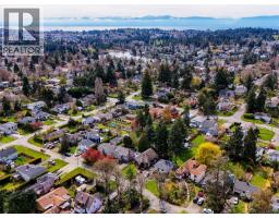 745 Middleton St, Saanich, BC V9A2E1 Photo 42