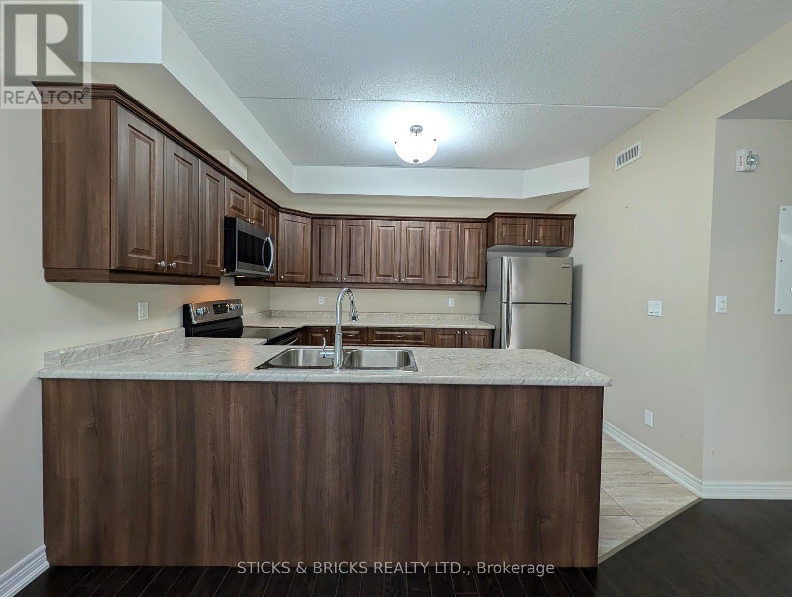 #111 4644 PETTIT AVENUE - 10