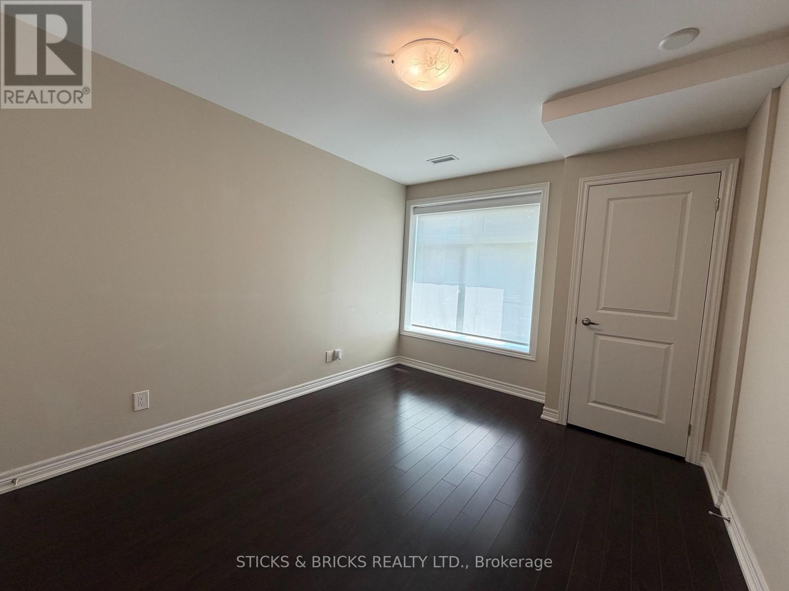#111 4644 PETTIT AVENUE - 11