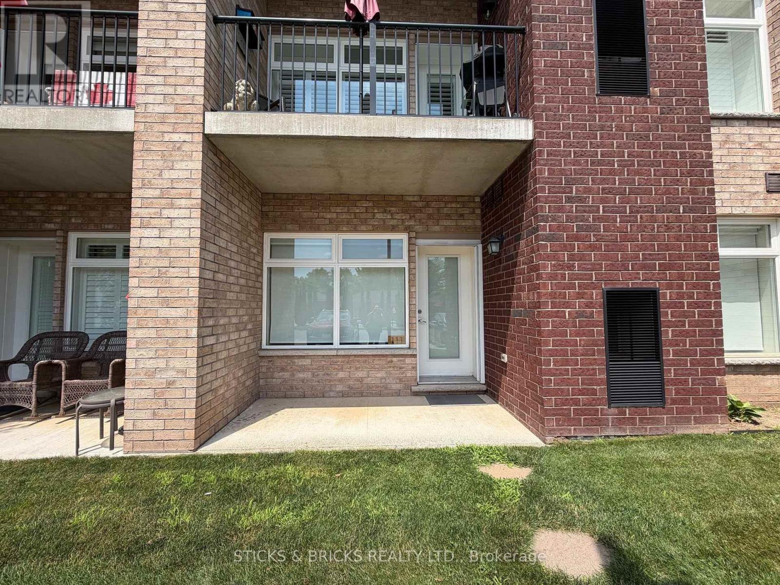 #111 4644 PETTIT AVENUE - 15