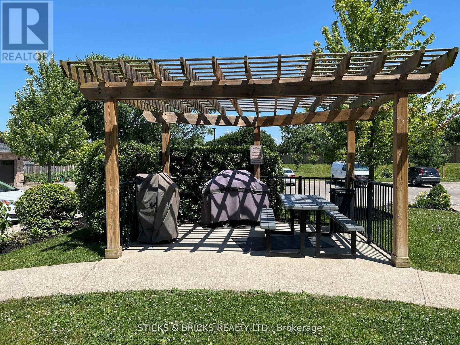 #111 4644 PETTIT AVENUE - 22