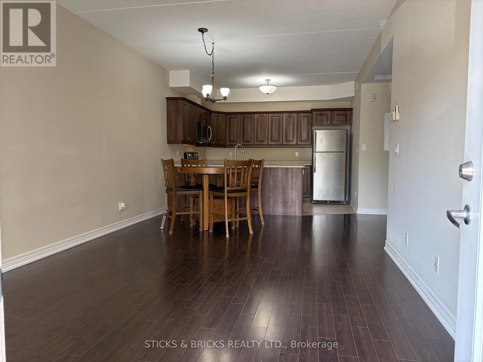 #111 4644 PETTIT AVENUE - 9