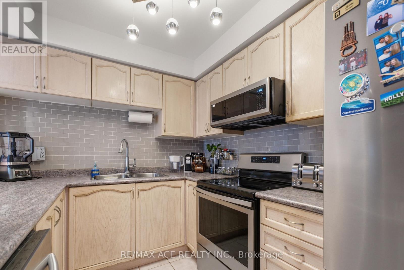 1563 NIPISSING COURT - 12