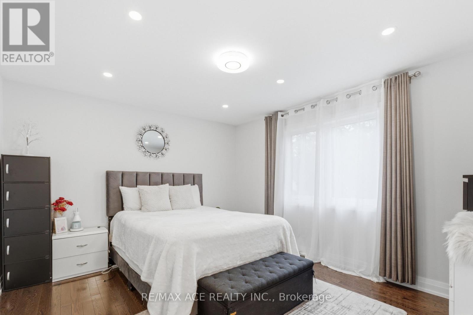 1563 NIPISSING COURT - 34