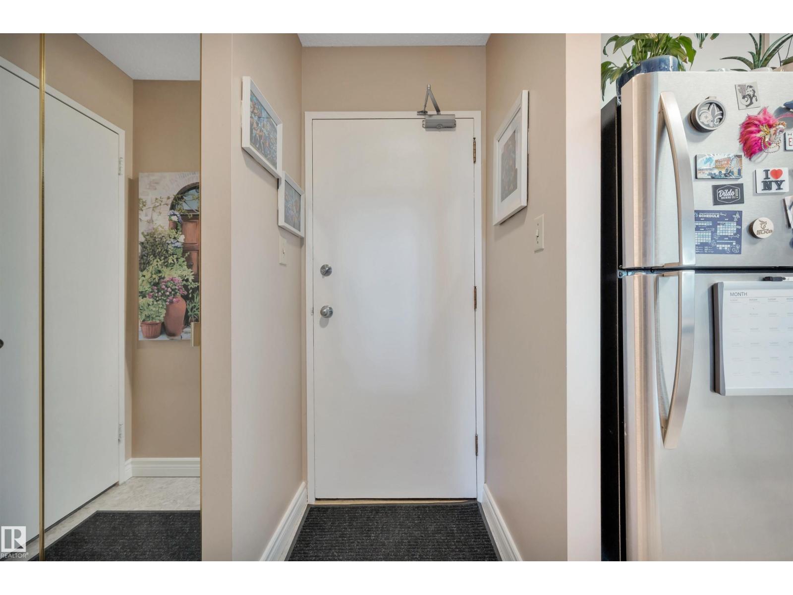 #1402 9835 113 ST NW - 10