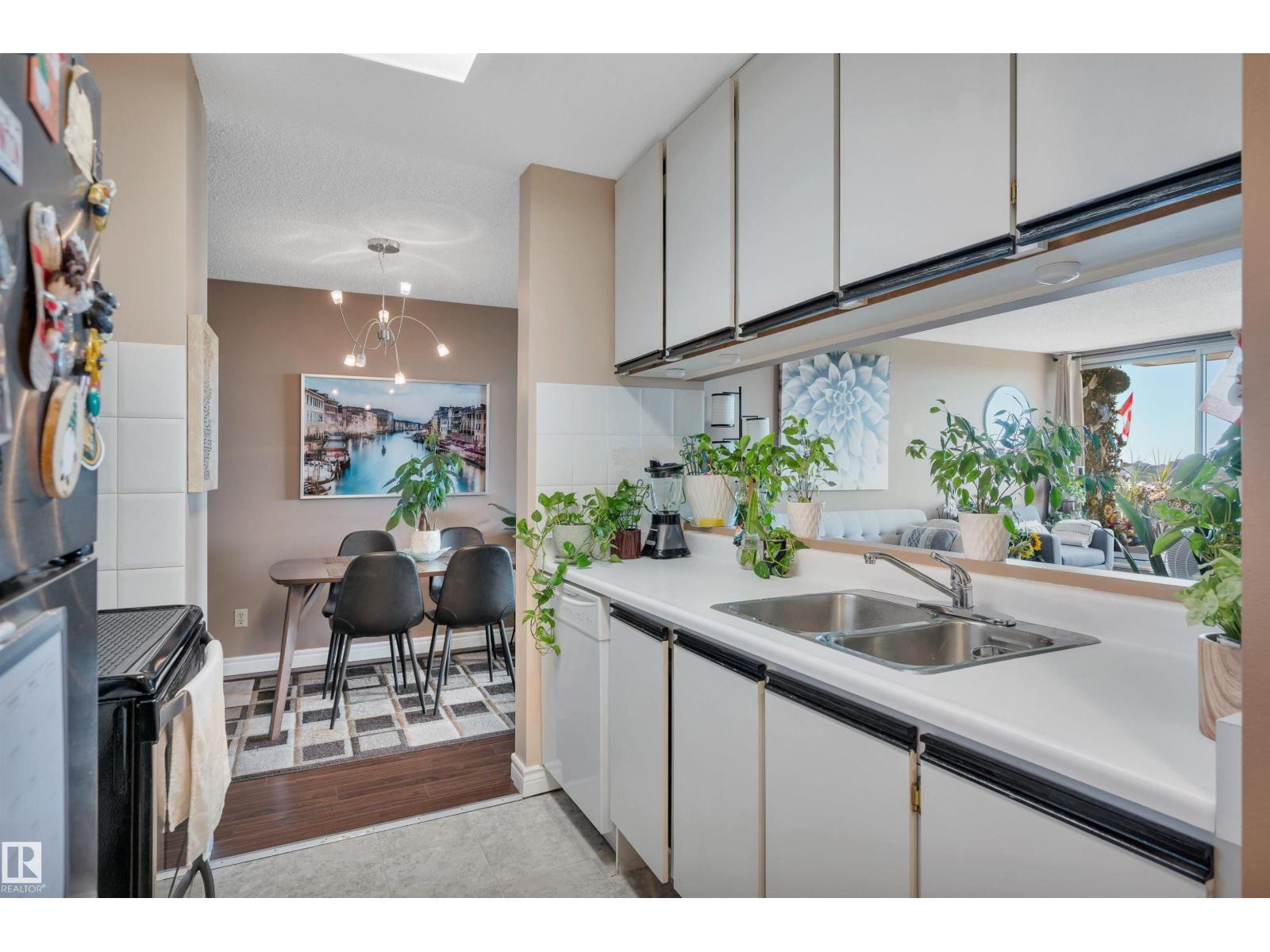 #1402 9835 113 ST NW - 13