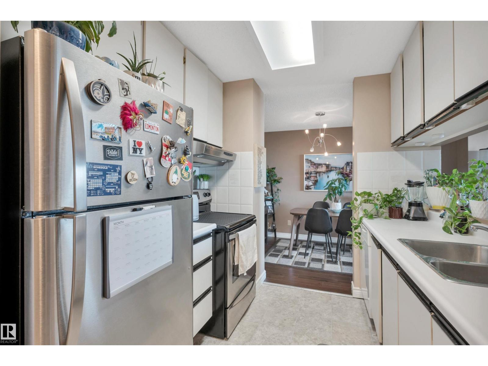 #1402 9835 113 ST NW - 14