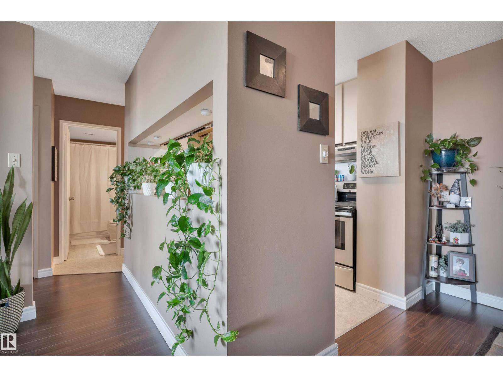 #1402 9835 113 ST NW - 19
