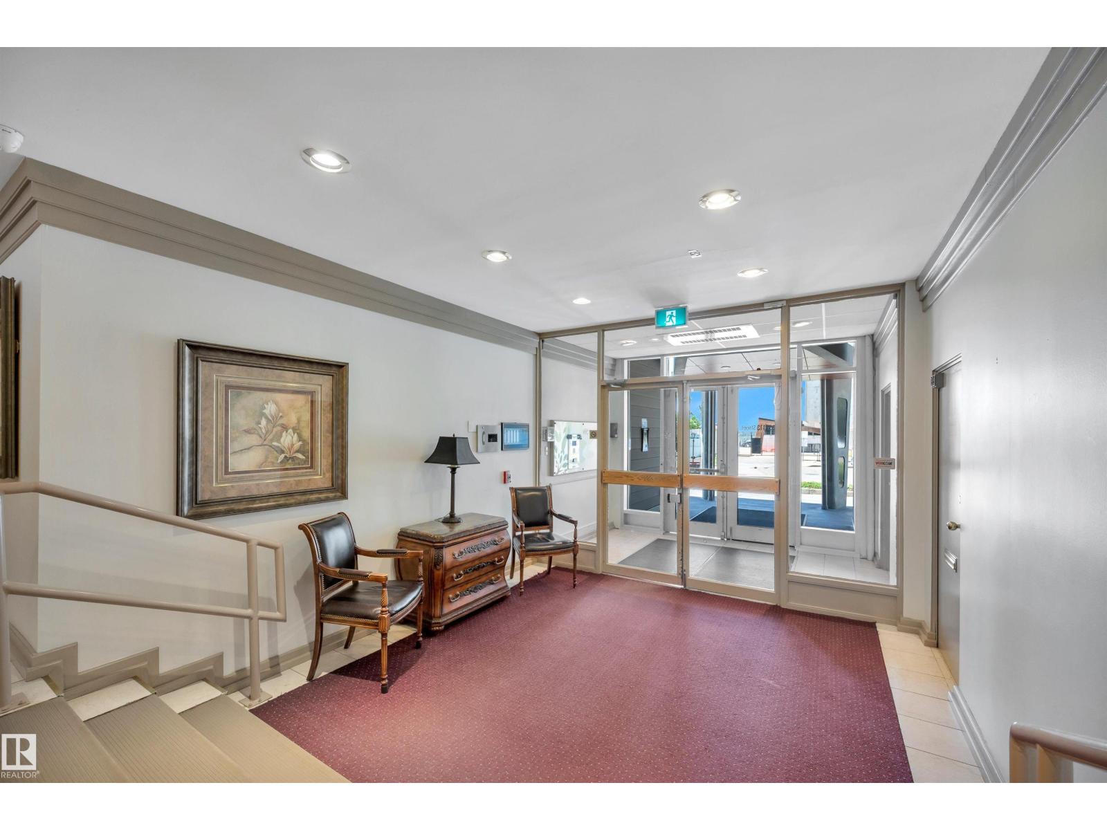 #1402 9835 113 ST NW - 34