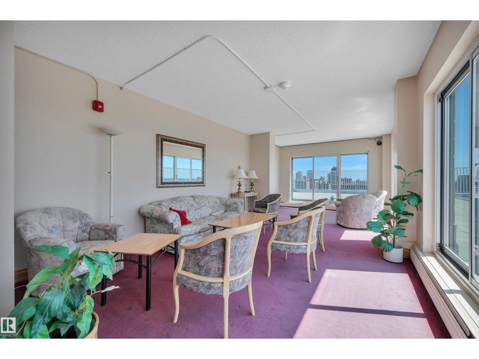 #1402 9835 113 ST NW - 36