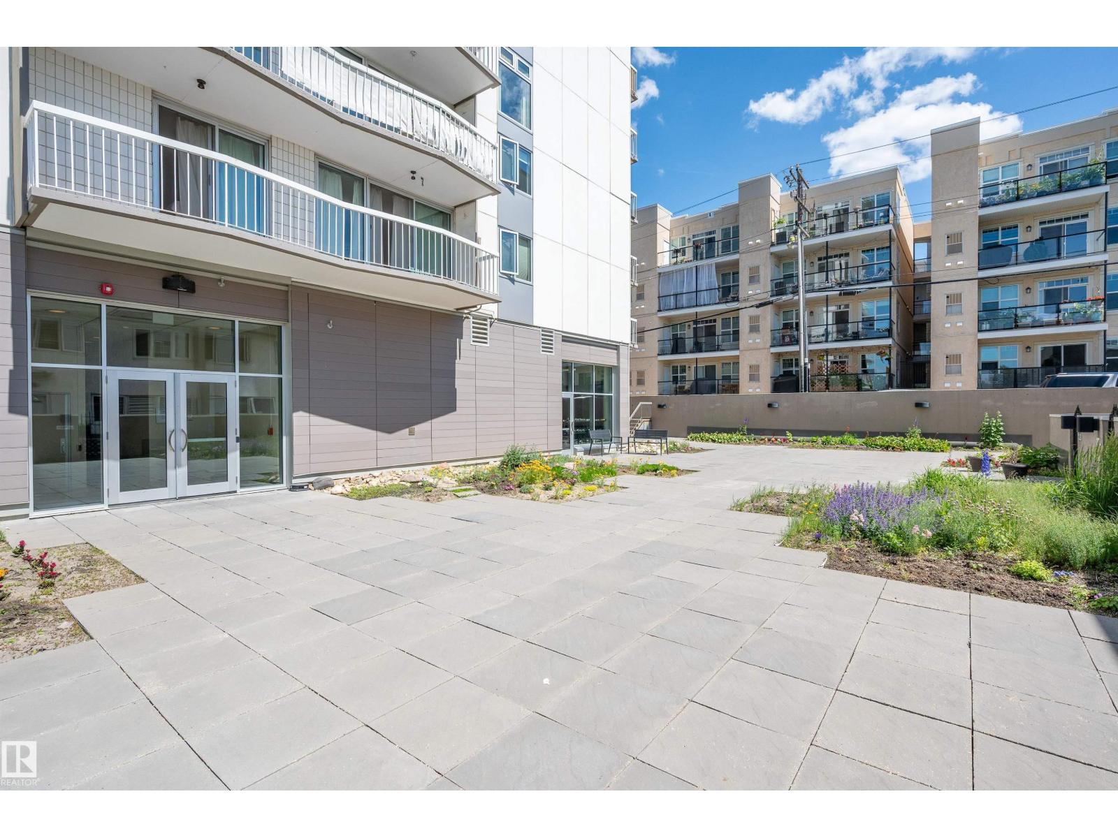 #1402 9835 113 ST NW - 39