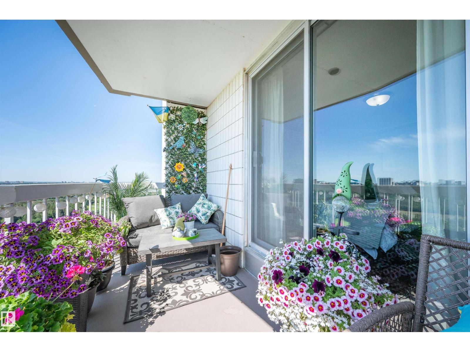 #1402 9835 113 ST NW - 7