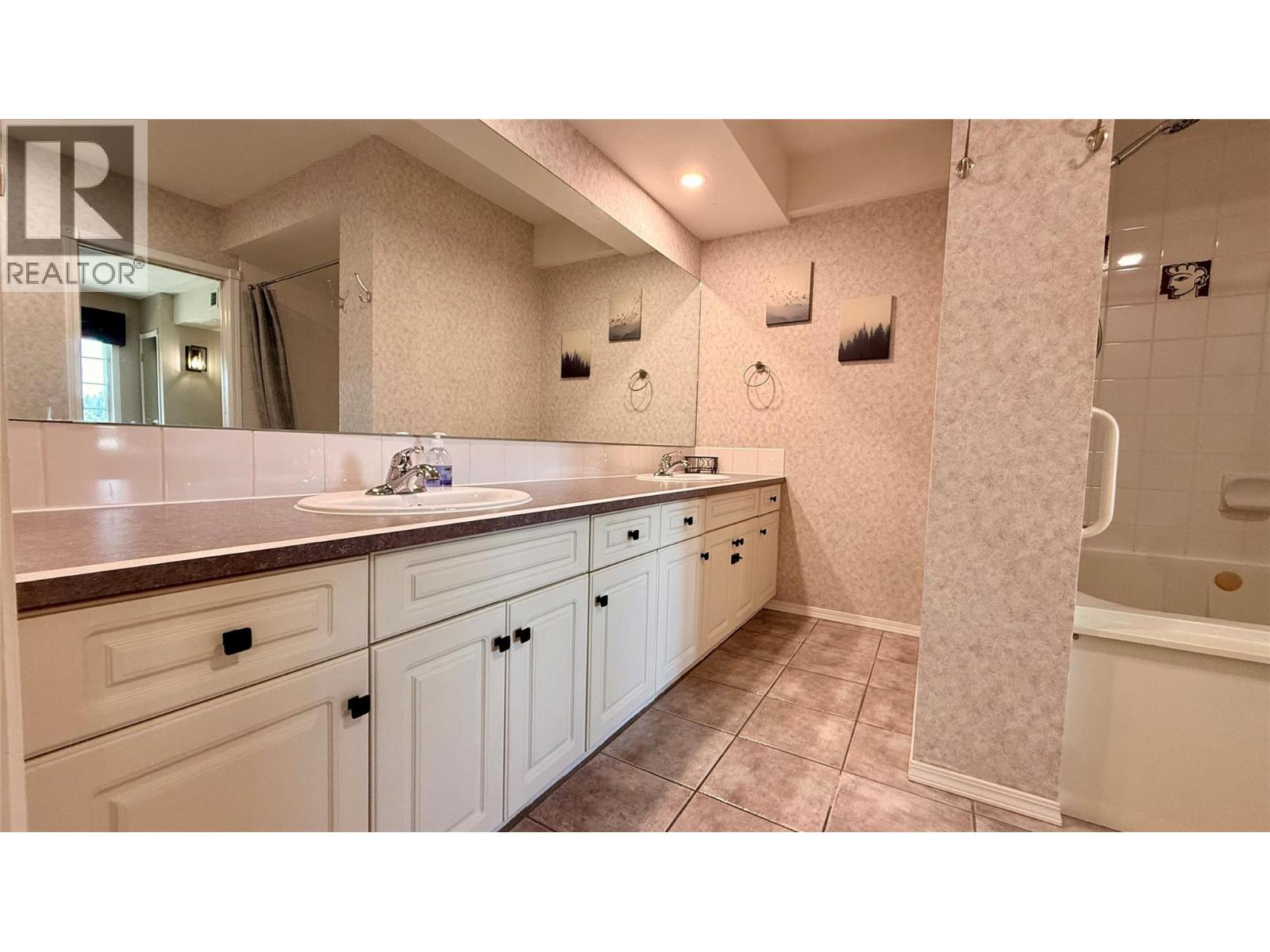 5052 RIVERVIEW Road Unit# 5009B, Fairmont Hot Springs