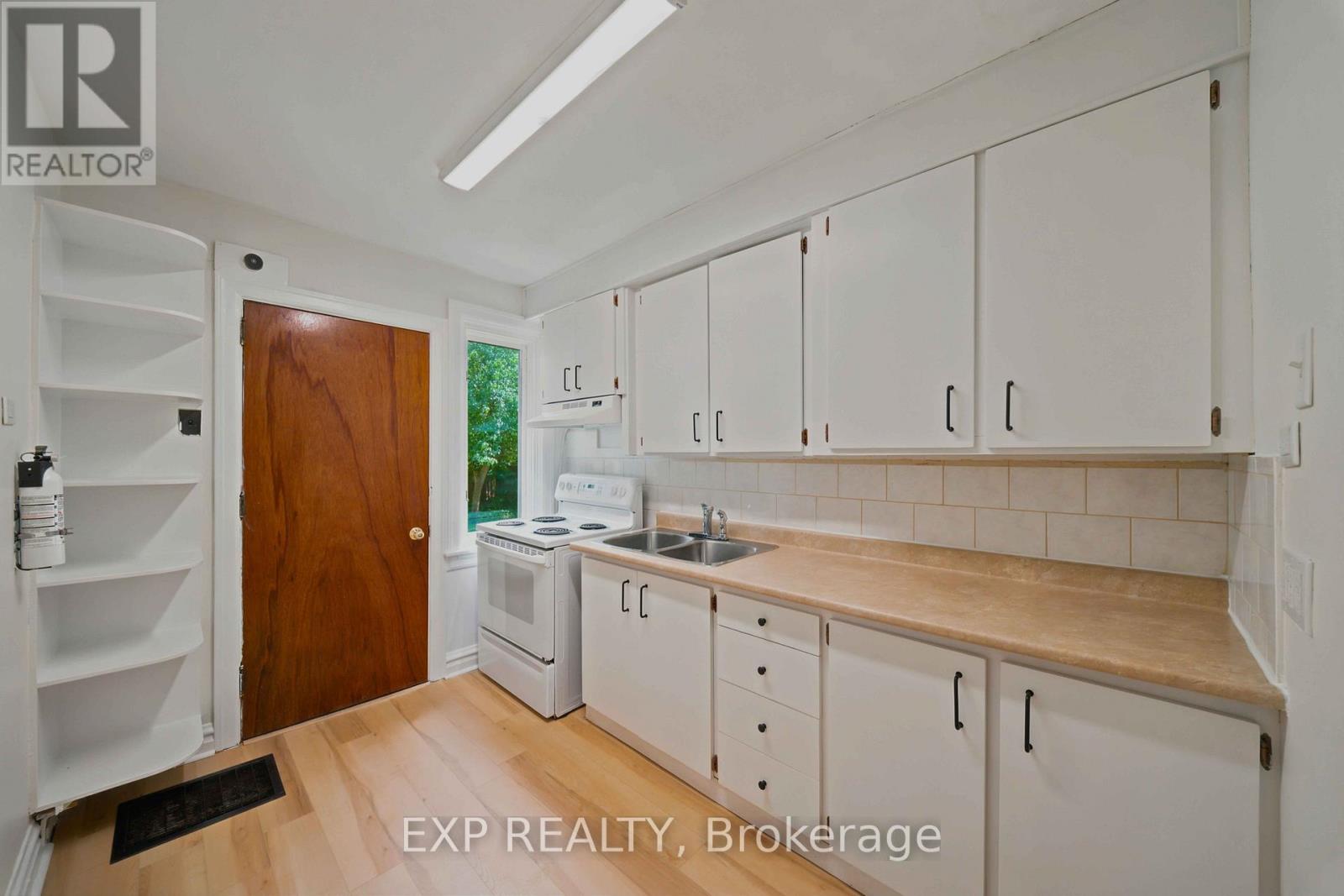 452 SUNNYSIDE AVENUE, Ottawa. Luxury613. By Peter Sagos - Image 10