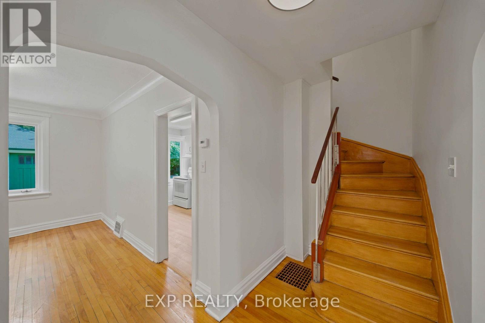 452 SUNNYSIDE AVENUE, Ottawa. Luxury613. By Peter Sagos - Image 12