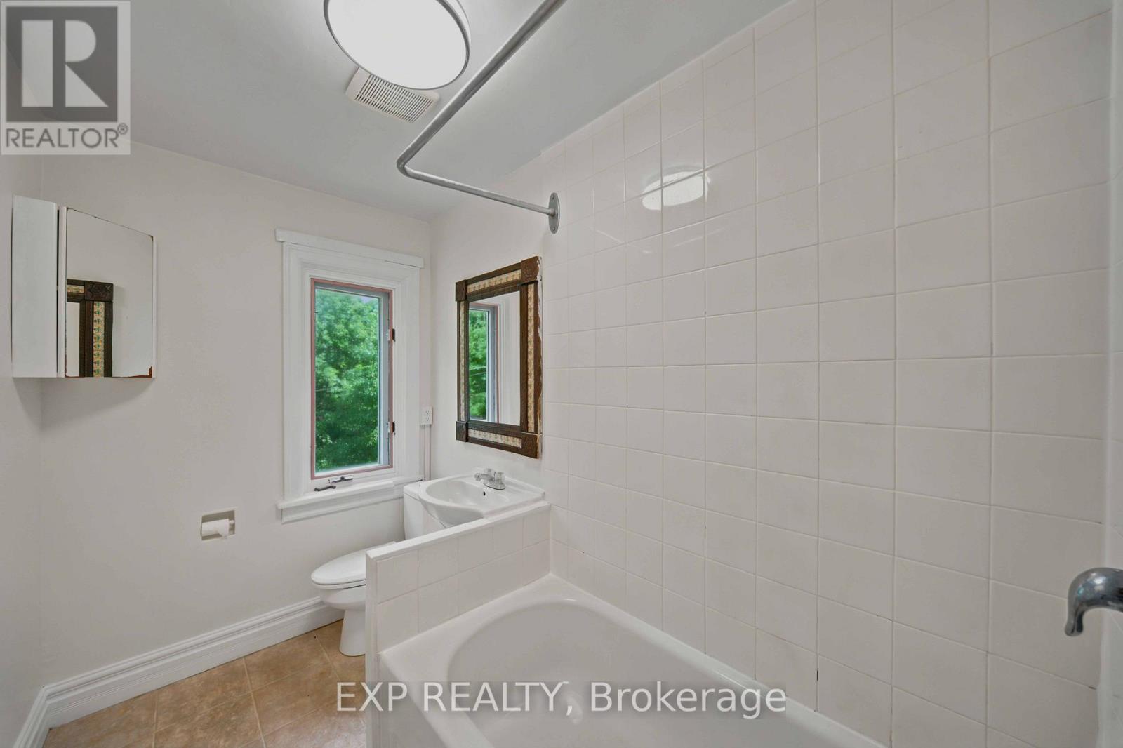 452 SUNNYSIDE AVENUE, Ottawa. Luxury613. By Peter Sagos - Image 17