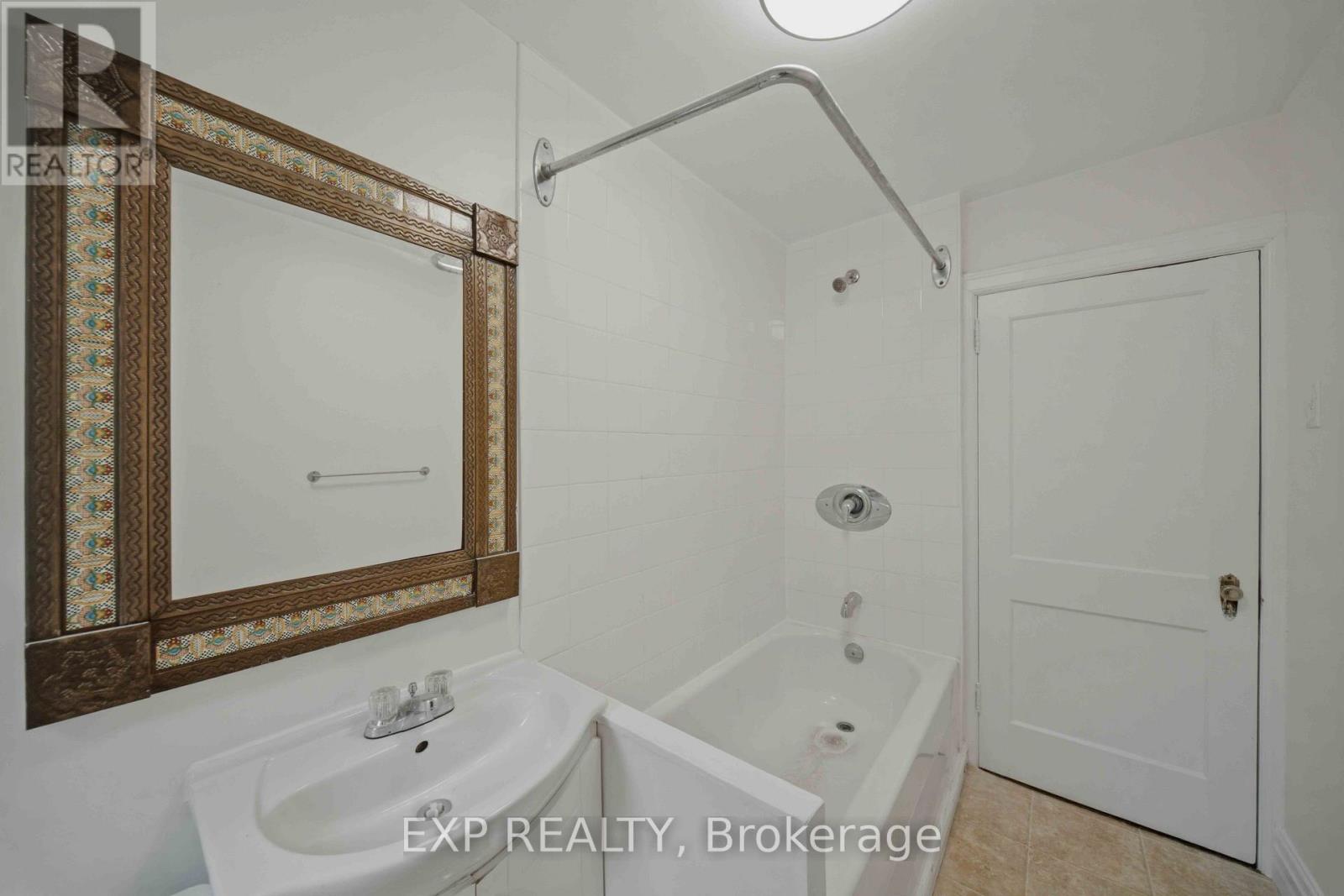 452 SUNNYSIDE AVENUE, Ottawa. Luxury613. By Peter Sagos - Image 18
