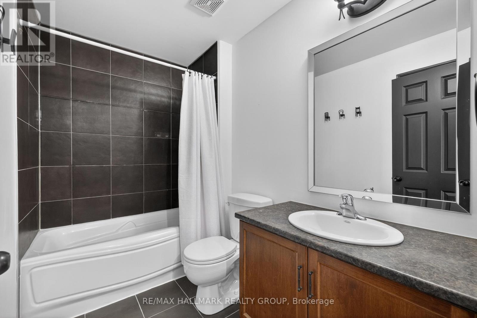 4 Bed, 4 Bath House for Sale in Ottawa – 520 MAZARI CRESCENT, Ottawa – MLS# X13545128 - Image 36