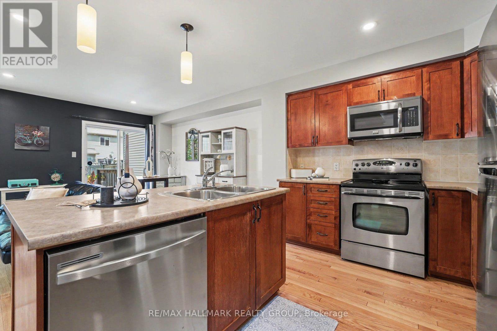 170 PREM CIRCLE, Ottawa. Luxury613. By Peter Sagos - Image 14