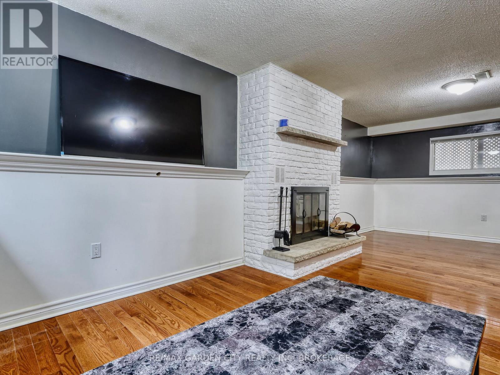 36 ROCHELLE DRIVE - 23