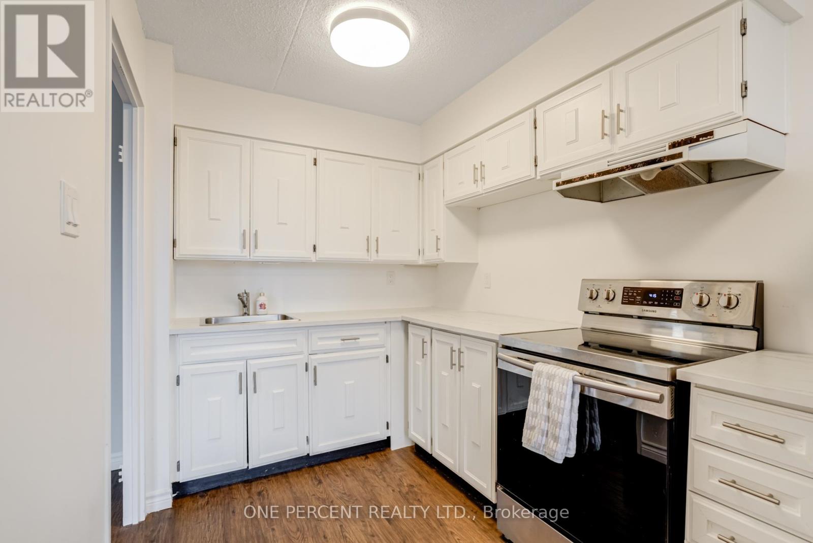 #406 15390 YONGE STREET - 19