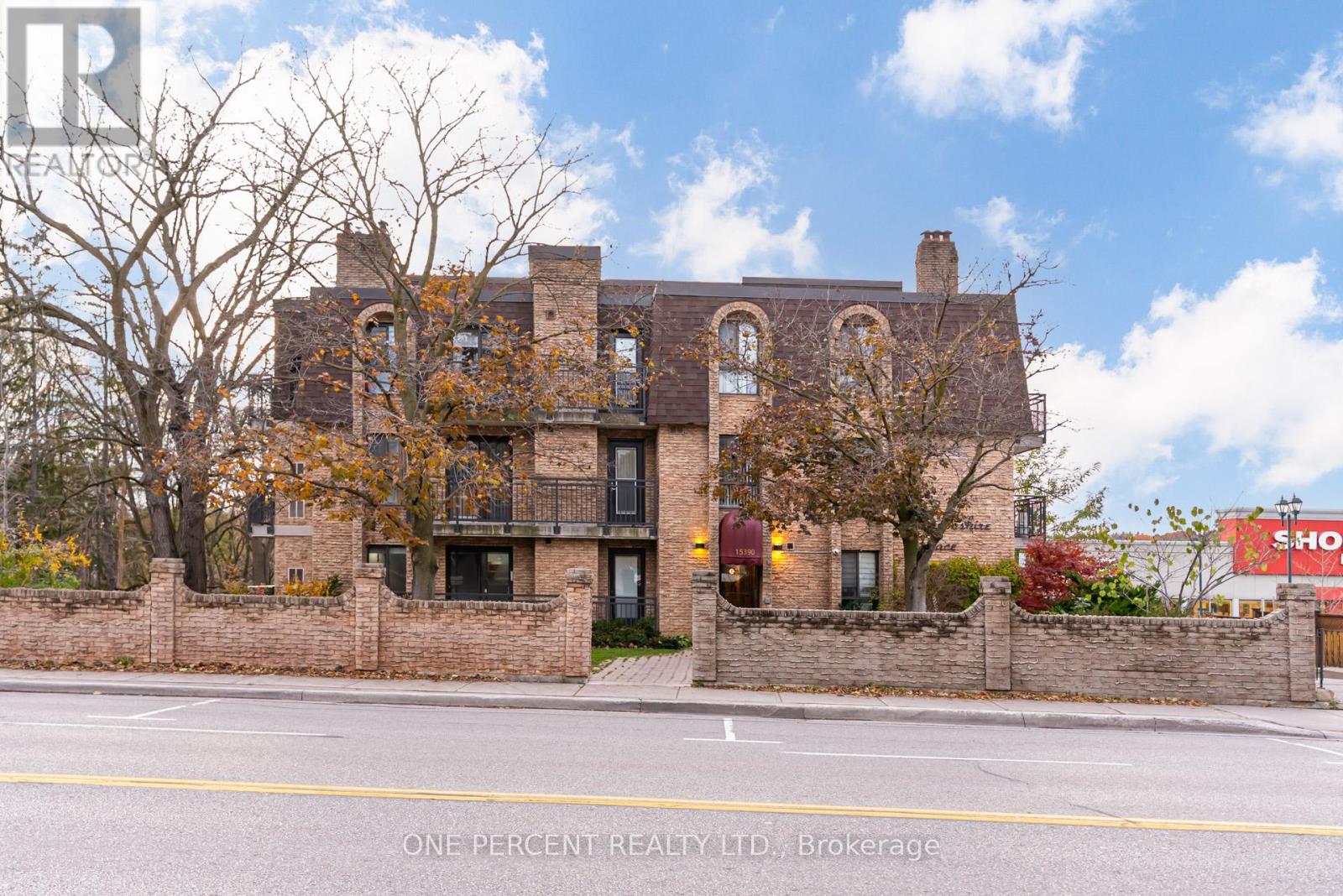 #406 15390 YONGE STREET - 2