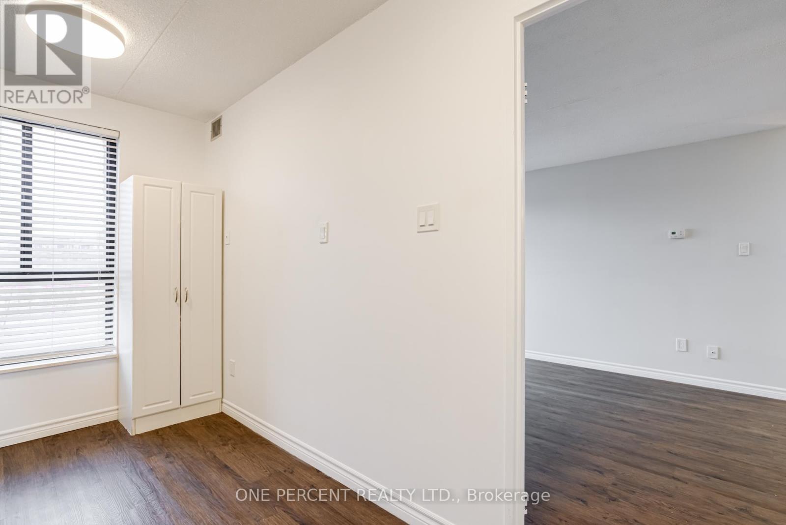 #406 15390 YONGE STREET - 22