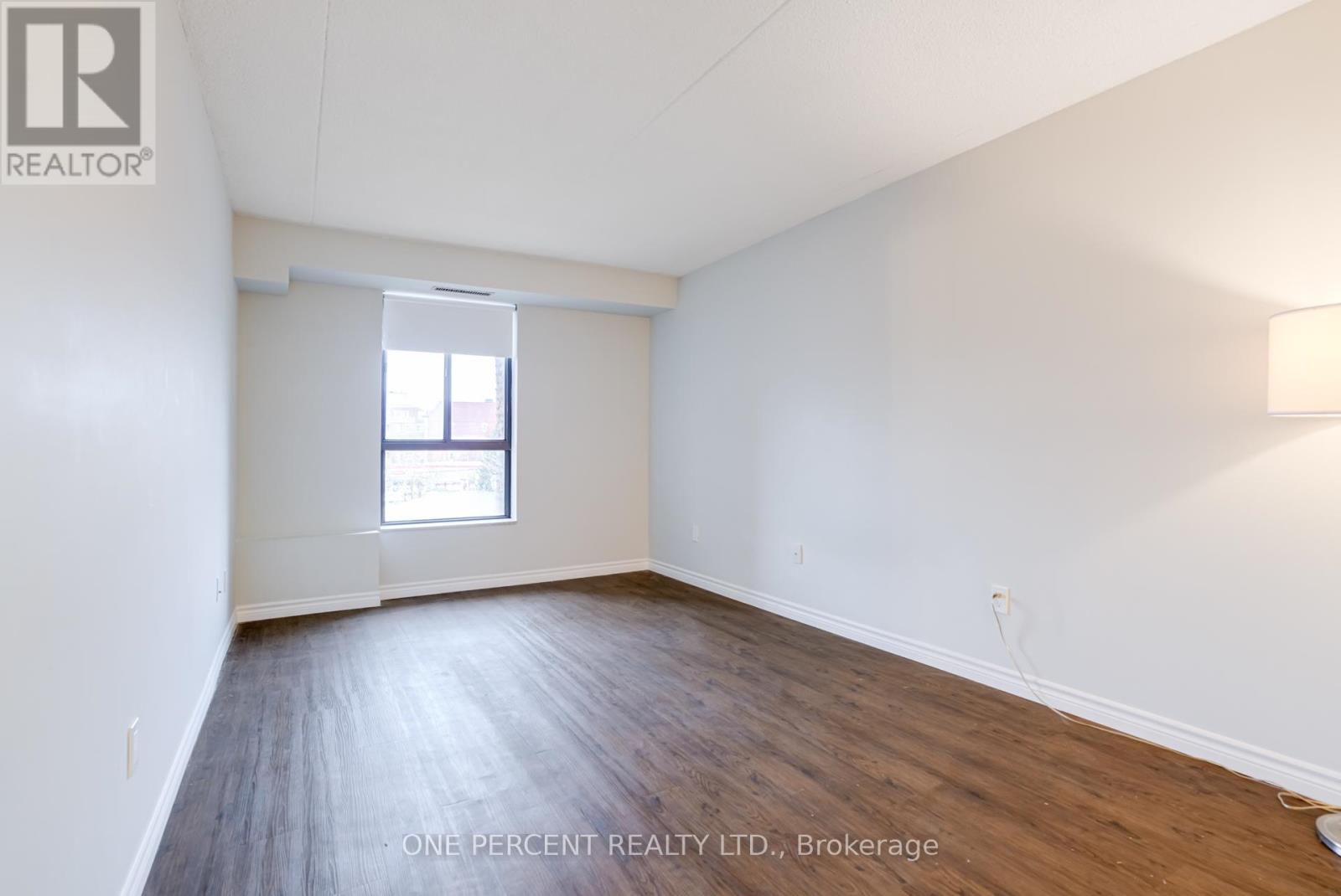 #406 15390 YONGE STREET - 25