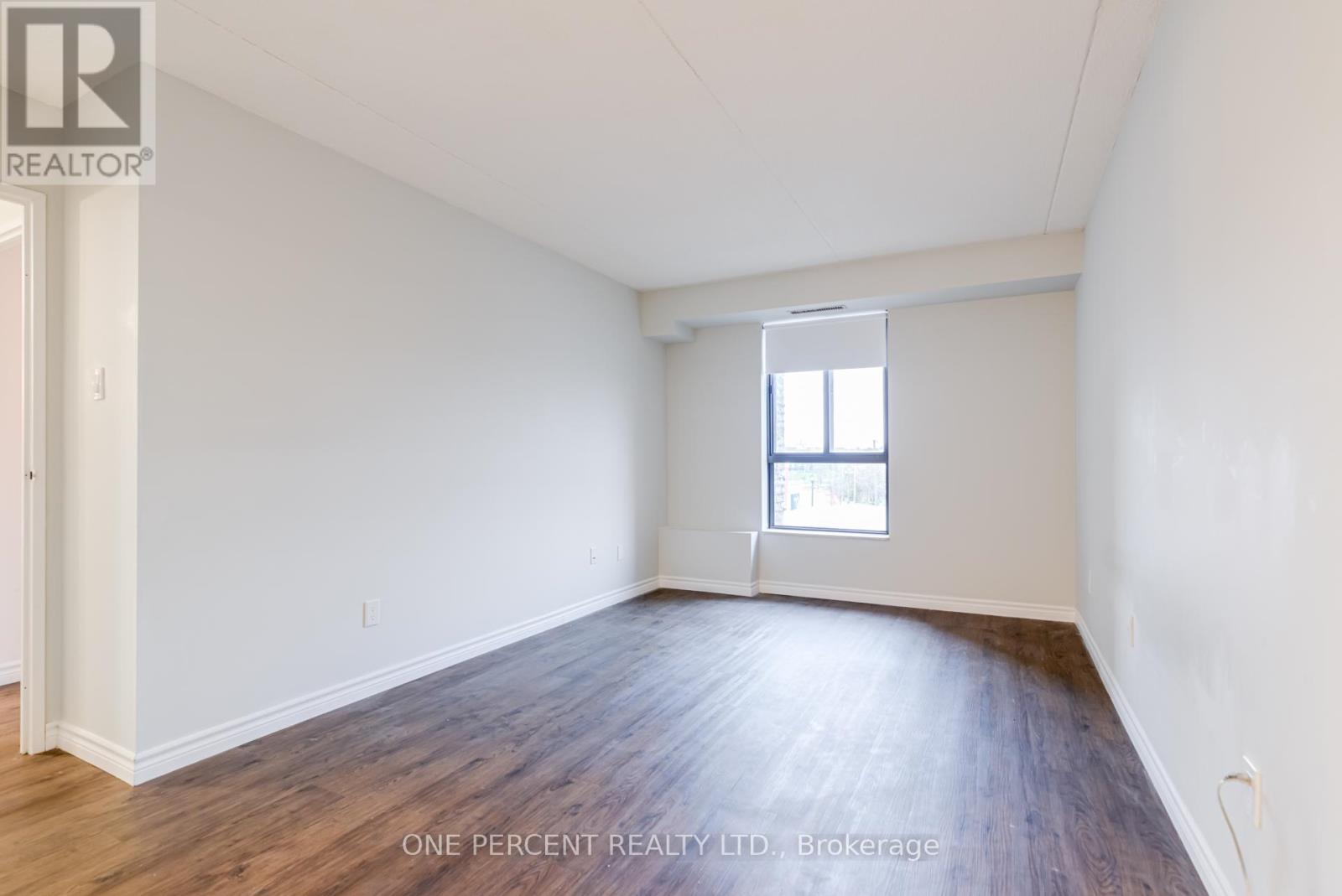 #406 15390 YONGE STREET - 26